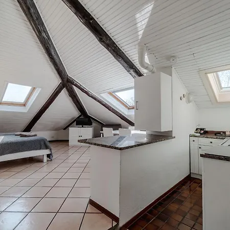 Guesthost-elegant X3- 600m From Porta Nuova Apartman *