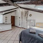 Daire Guesthost-elegant X3- 600m From Porta Nuova *